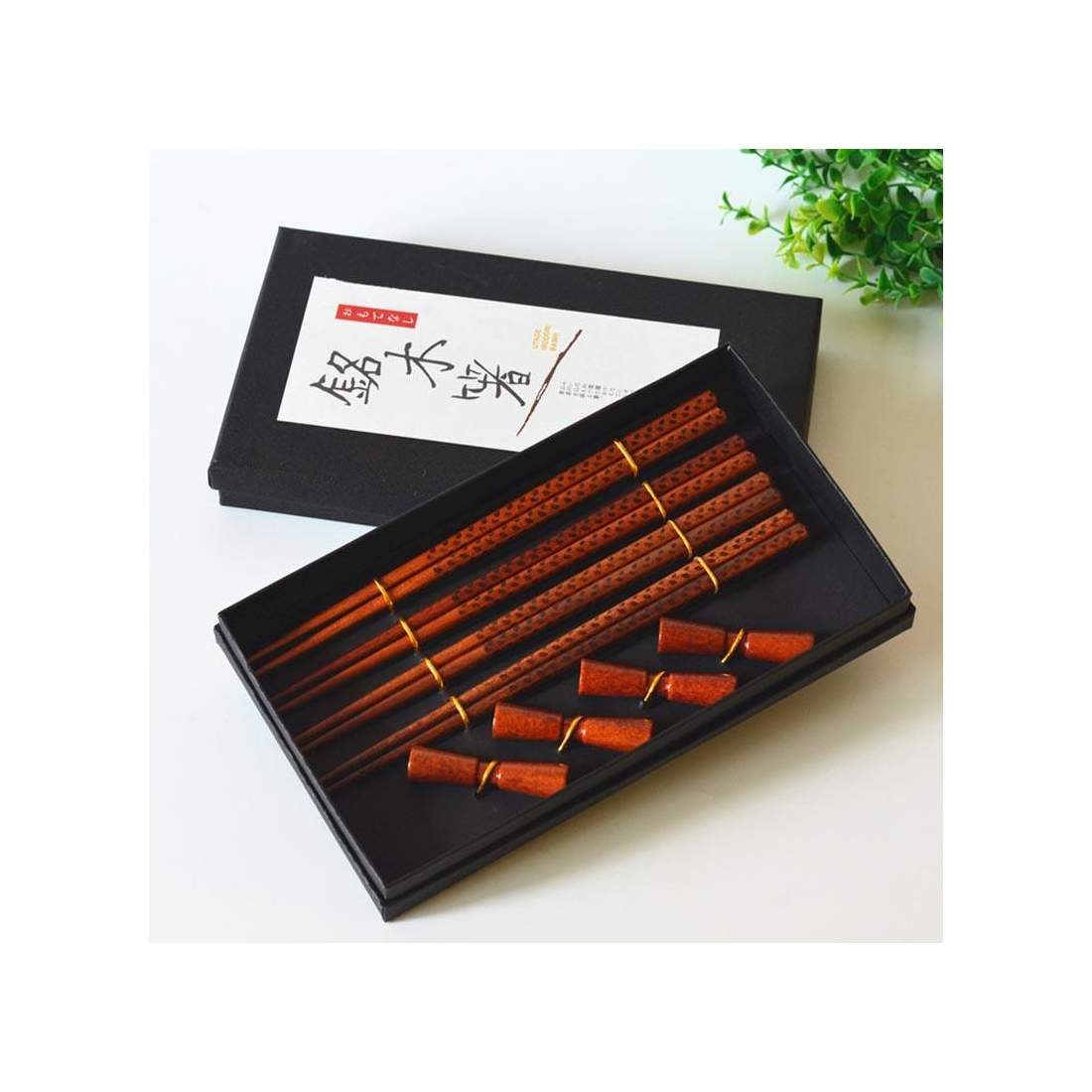 Ätpinnar / Chopsticks med Hållare - 4 Par | Hem & Hobby - Hem & Hushåll - Kök - Servering - Bestick | Pryloteket