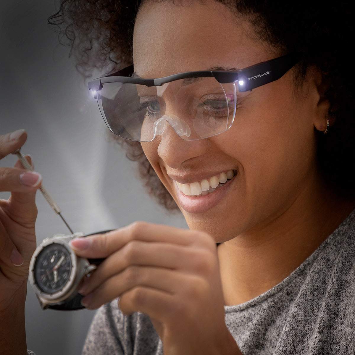 Forstørrelsesglas 180 % - med LED-lys - sort