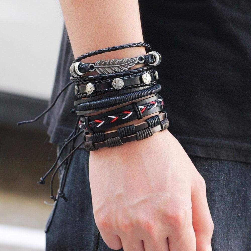 Fantastiske armbånd - kunstlæder og metal - 4 stk