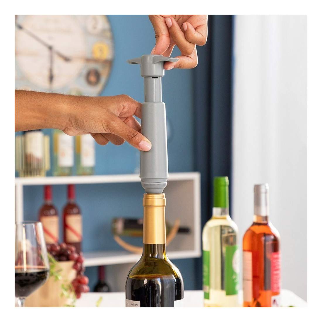 Vakuumpump för Vin med 4 Korkar | Hem & Hobby - Hem & Hushåll - Kök - Köksredskap - Övriga Köksredskap | Pryloteket