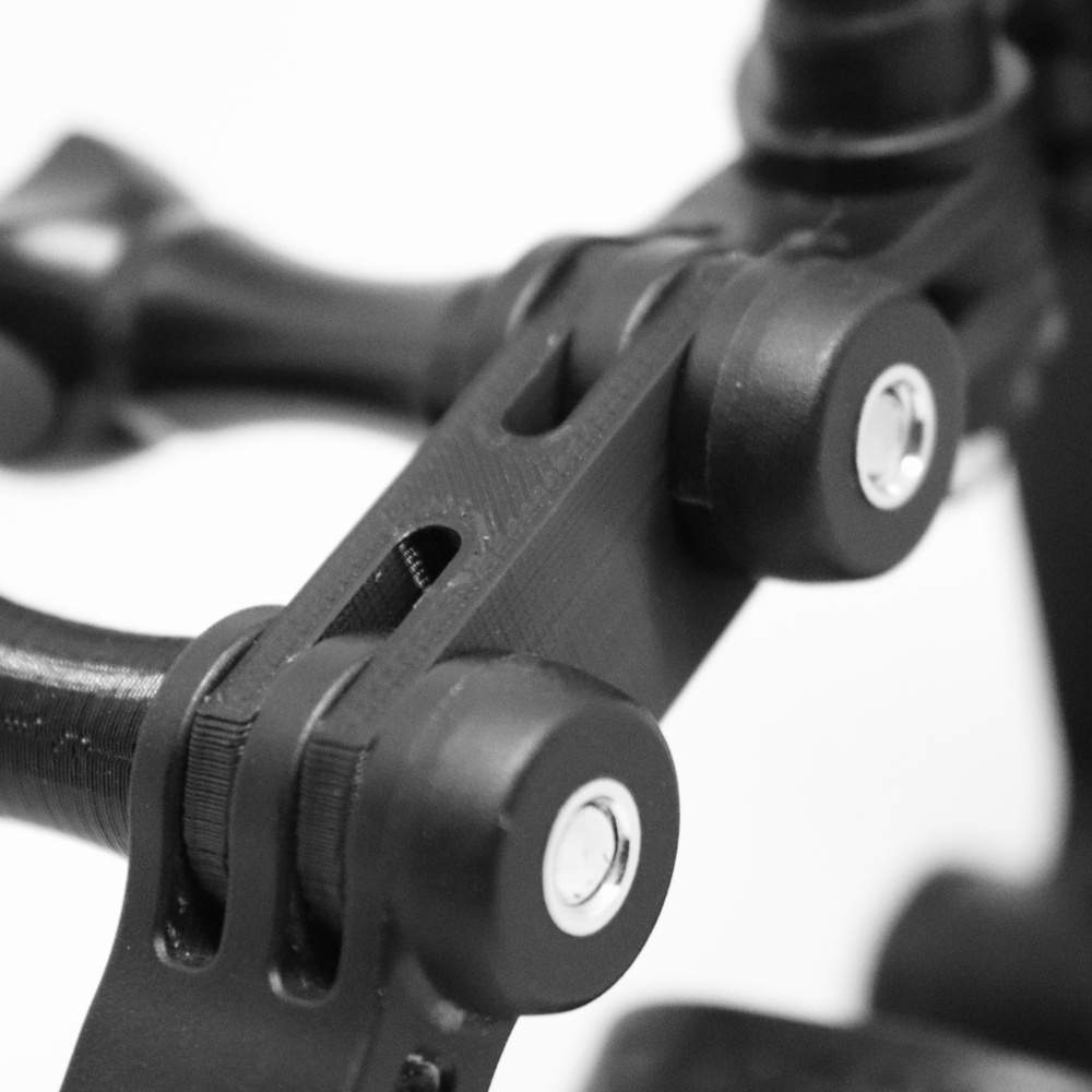 Toimintakamerasovitin, uros uros - uros