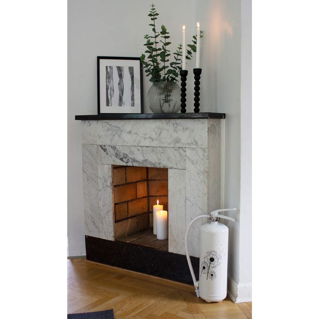 Alternativ bild 1 för NEXA Brandsläckare 6kg vit 43A 233B C Design line Maskros