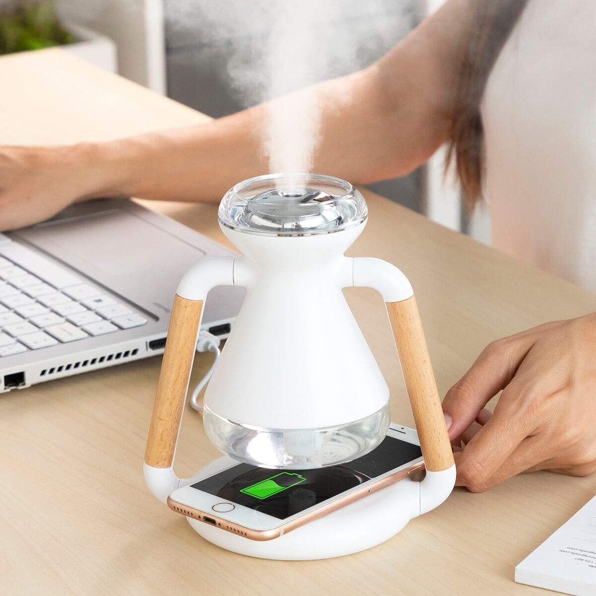 Trådløs oplader med luftfugter og aroma diffuser billede