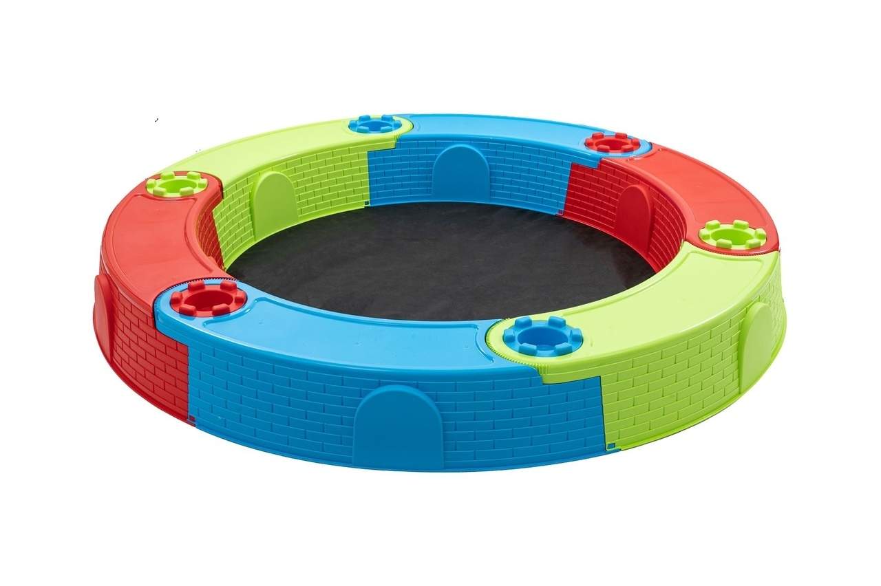 Farverig sammenklappelig sandkasse med bænke