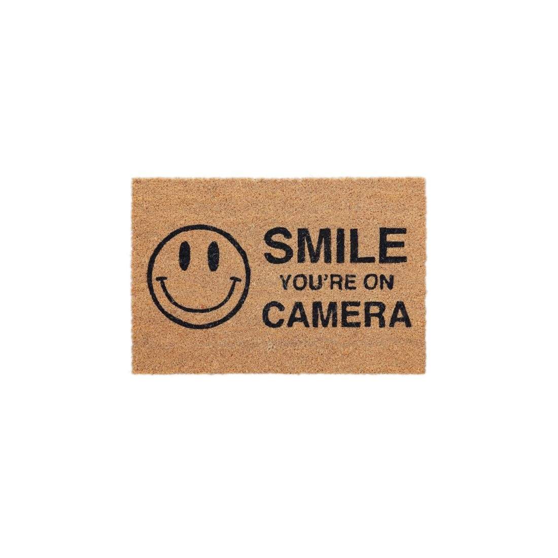 Kokosnöts dörrmatta ""Smile youre on camera"" | Hem & Hobby - Hem & Hushåll - Inredning & Dekoration - Dörrmattor | Pryloteket