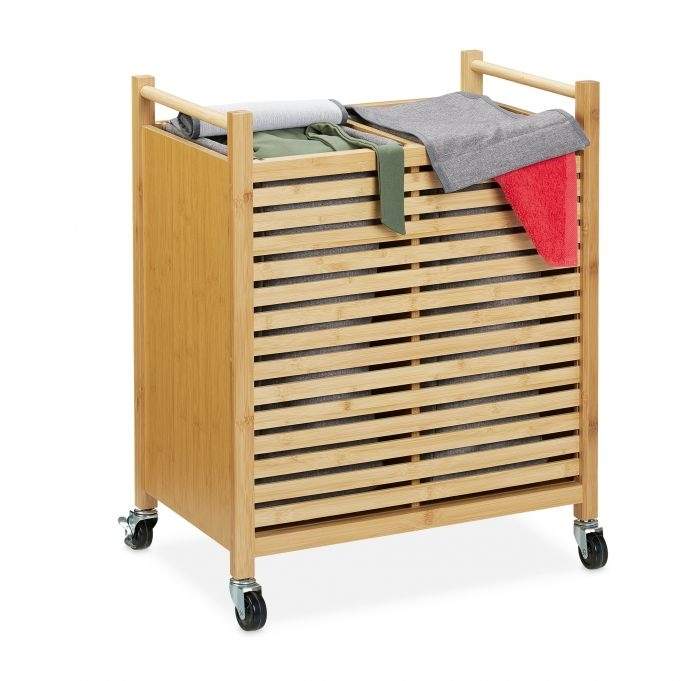 Bambuinen pyykkikori pyörillä