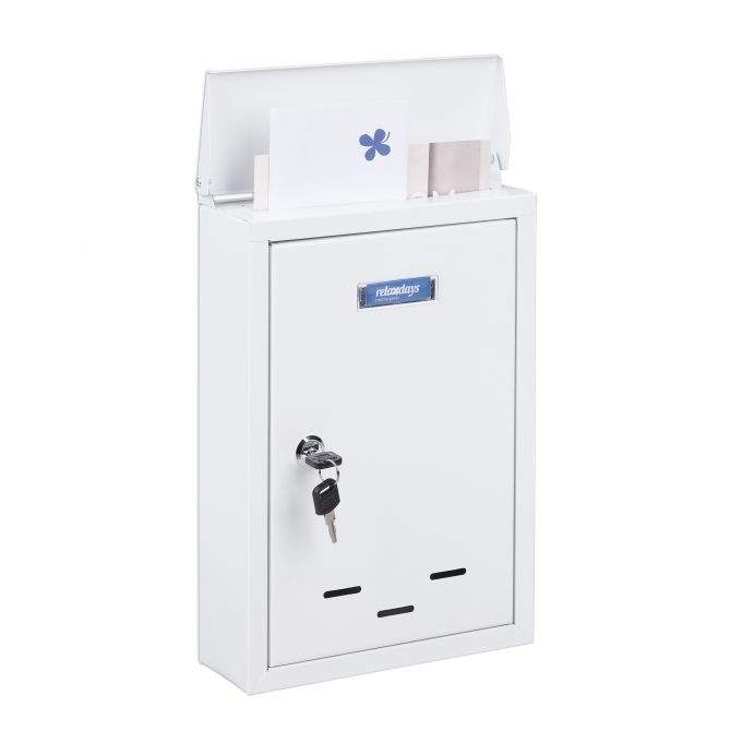 Postkasse med navneskilt