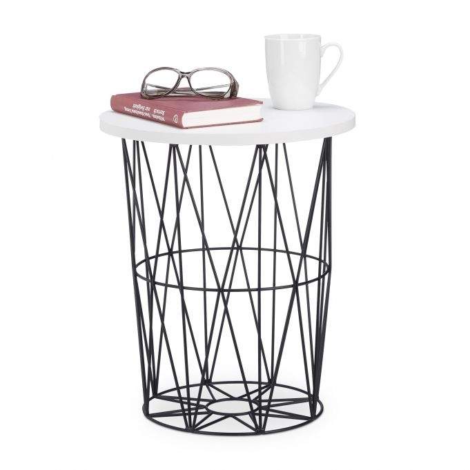 Rundt sidebord med metalkurv