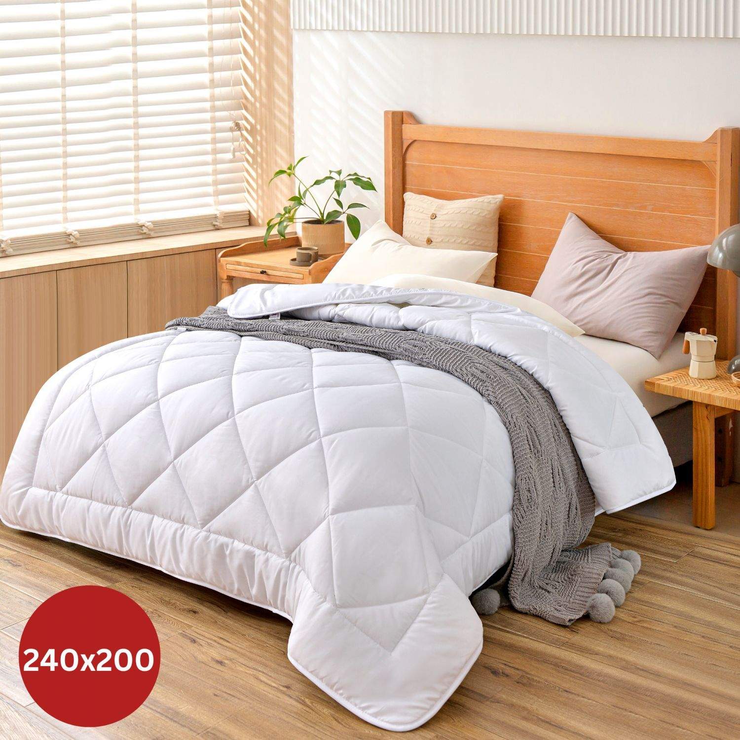 Herzberg HG-24267WD: Hvid dyne i 4-stjernet kvalitet - 240x200 cm