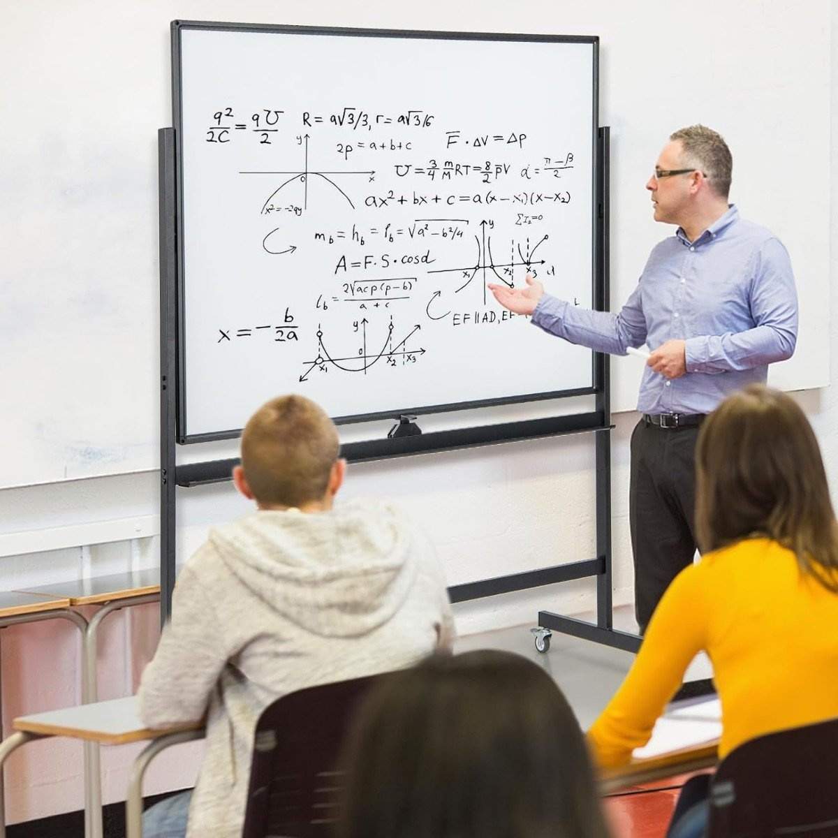 Dobbeltsidet mobil tavle med gittermønster & stativ & pennebakke 120 x 90 cm Sort