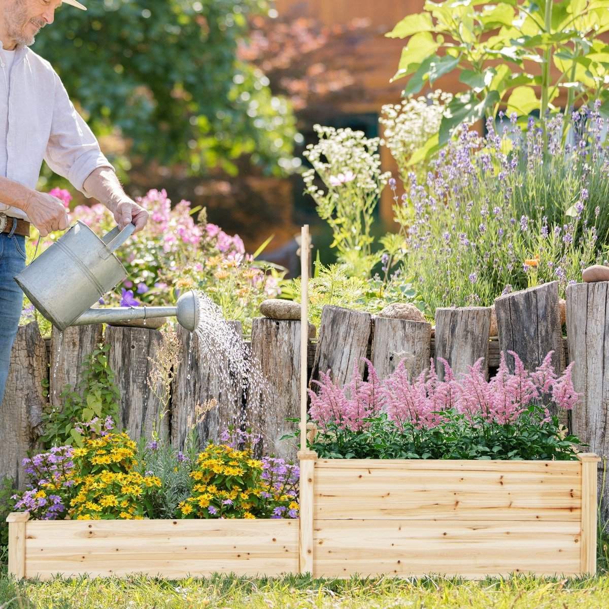 Højbed lavet af grantræ med espalier, blomsterkasse med espalier, haveespalier med espalier