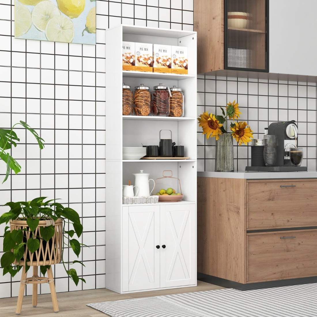 Hög vit bokhylla med dörrar – 6-vånings förvaringslösning | Hem & Hobby | Pryloteket