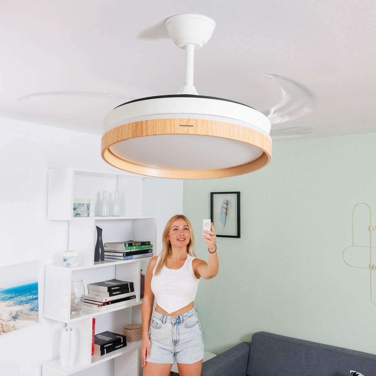 LED loftsventilator med fjernbetjening, 4 udtrækkelige blade, 6 hastigheder billede