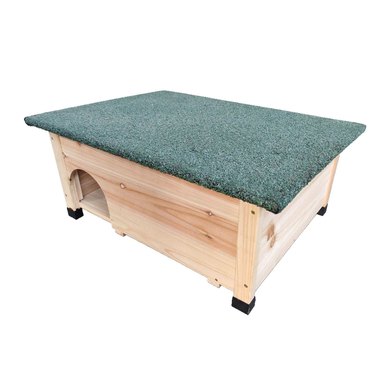 Pindsvinehus med vejrbestandigt tag og hævet gulv