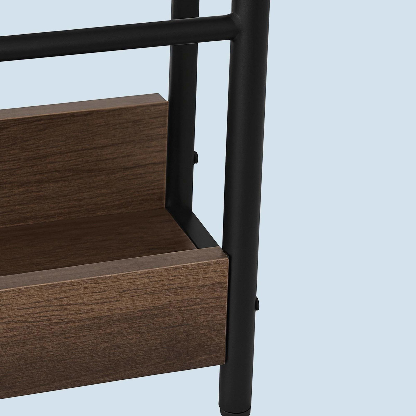 Sidobord med laddningsstation – Träfinish, USB-portar | Hem & Hobby | Pryloteket