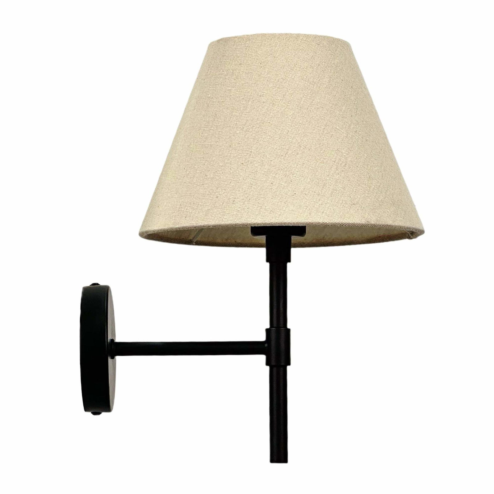 Vägglampa för inomhusbruk med svart fäste och linneskärm | Hem & Hobby | Pryloteket