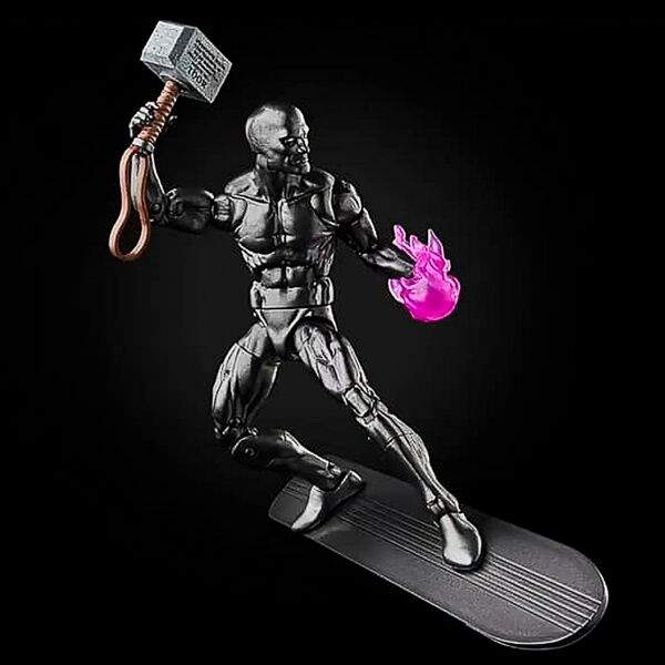 Marvel Legendsin Hopeinen Surfer-figuuri 15cm