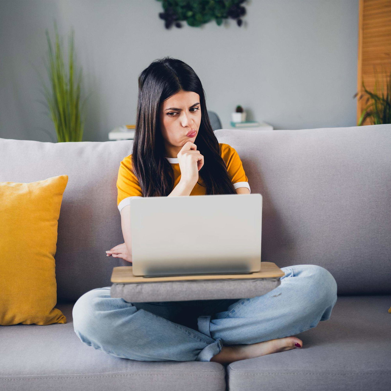 Kudde för laptop med mobiltelefonhållare | Elektronik - Tillbehör Mobil & Surfplatta - Mobiltillbehör - Mobilkablar - Tillbehör | Pryloteket