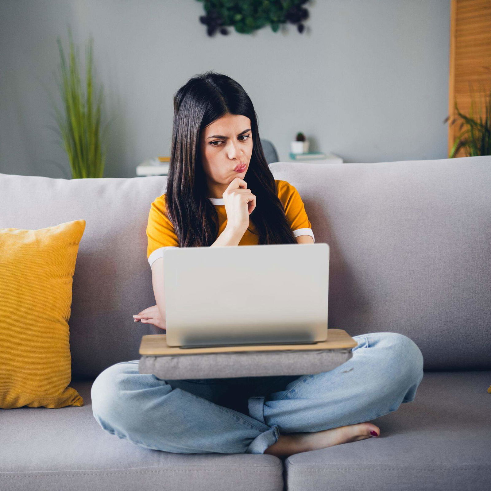 Pude til bærbar med mobiltelefonholder