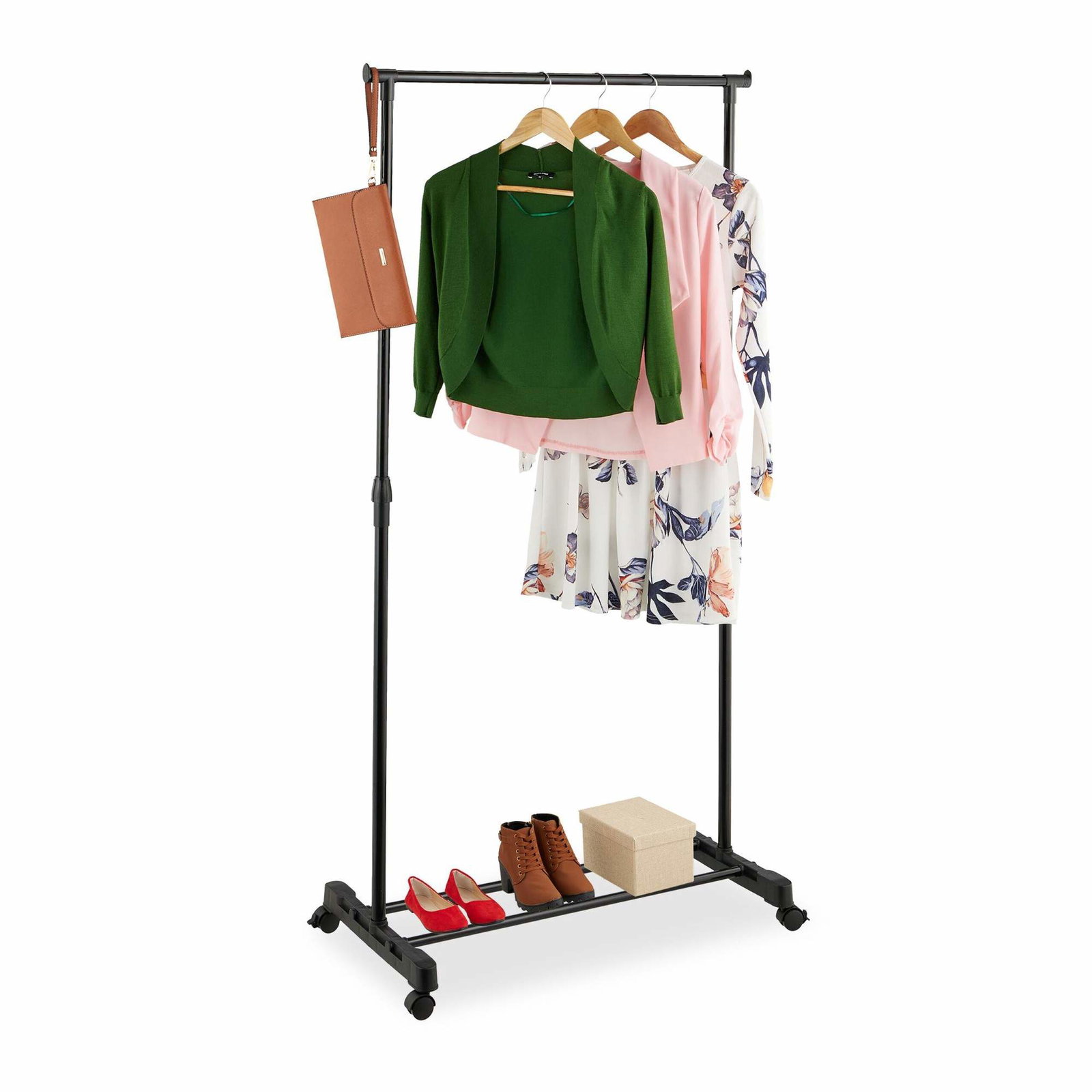 Klädhängare på hjul | Mode & Accessoarer - Kläder - Klänningar | Pryloteket