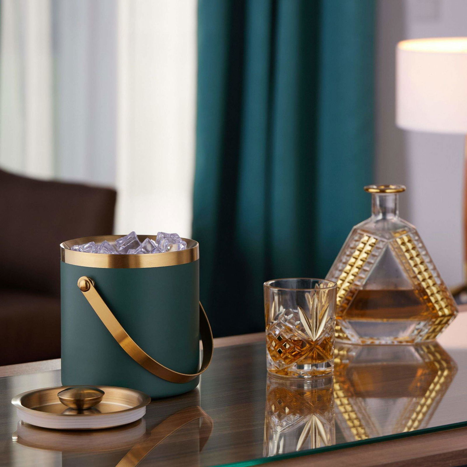 Isterningbakke med låg