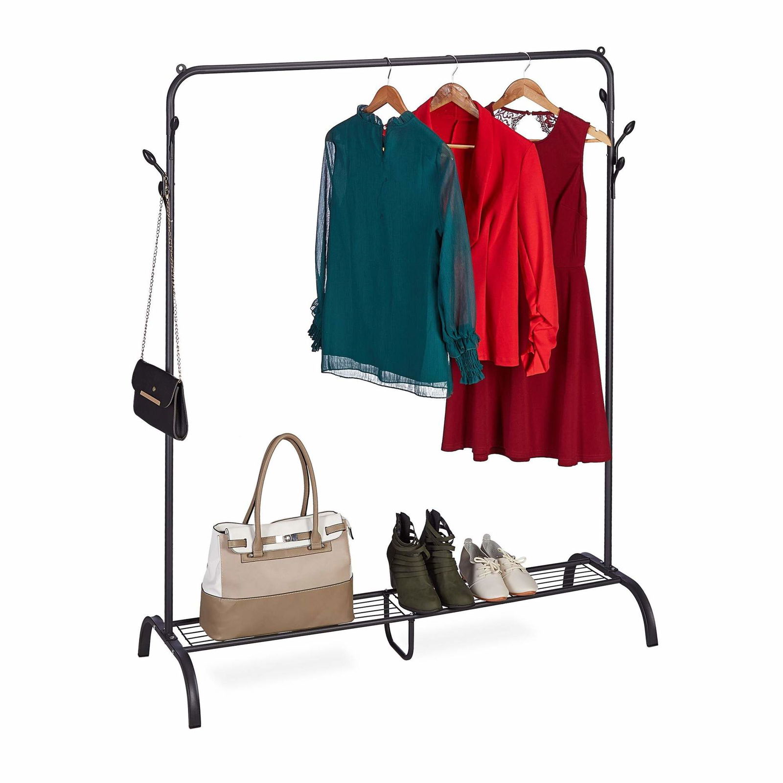 Tøjbøjle med hylde og kroge