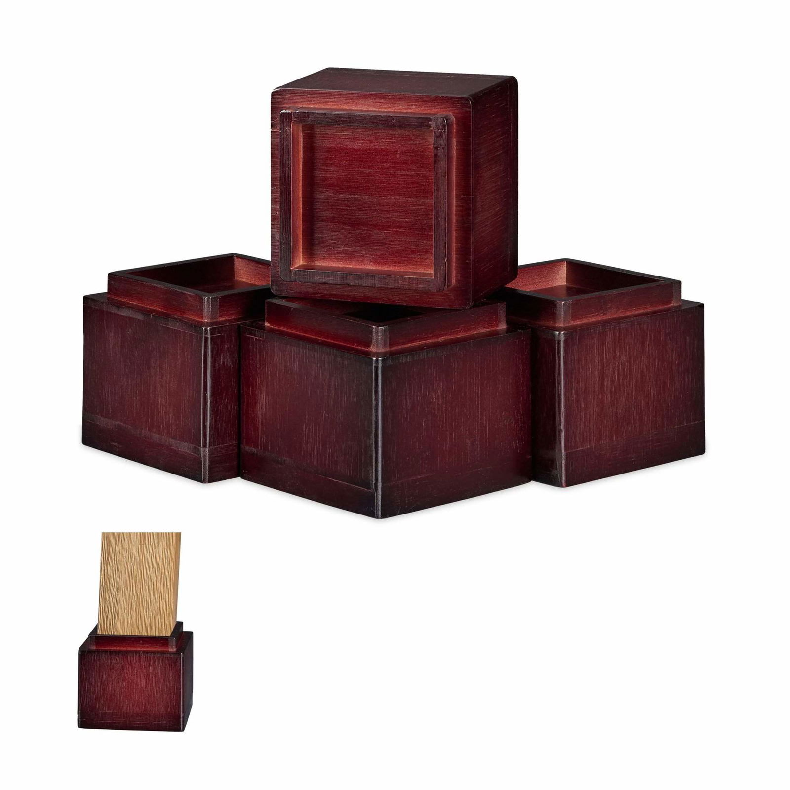 Sæt med 4 møbelophæng i forskellige farver. Farver