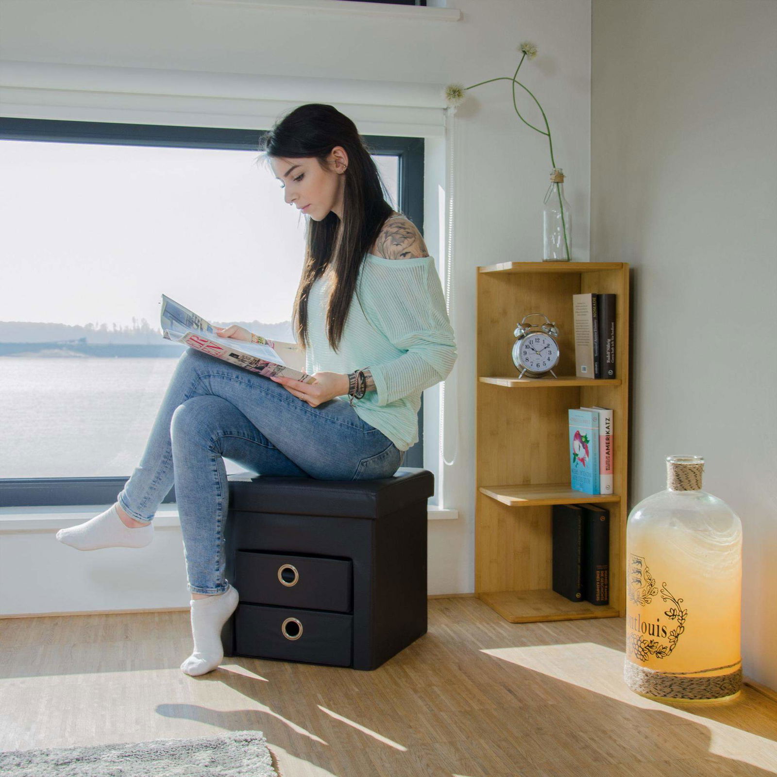 Taburet i imiteret læder med 2 rum