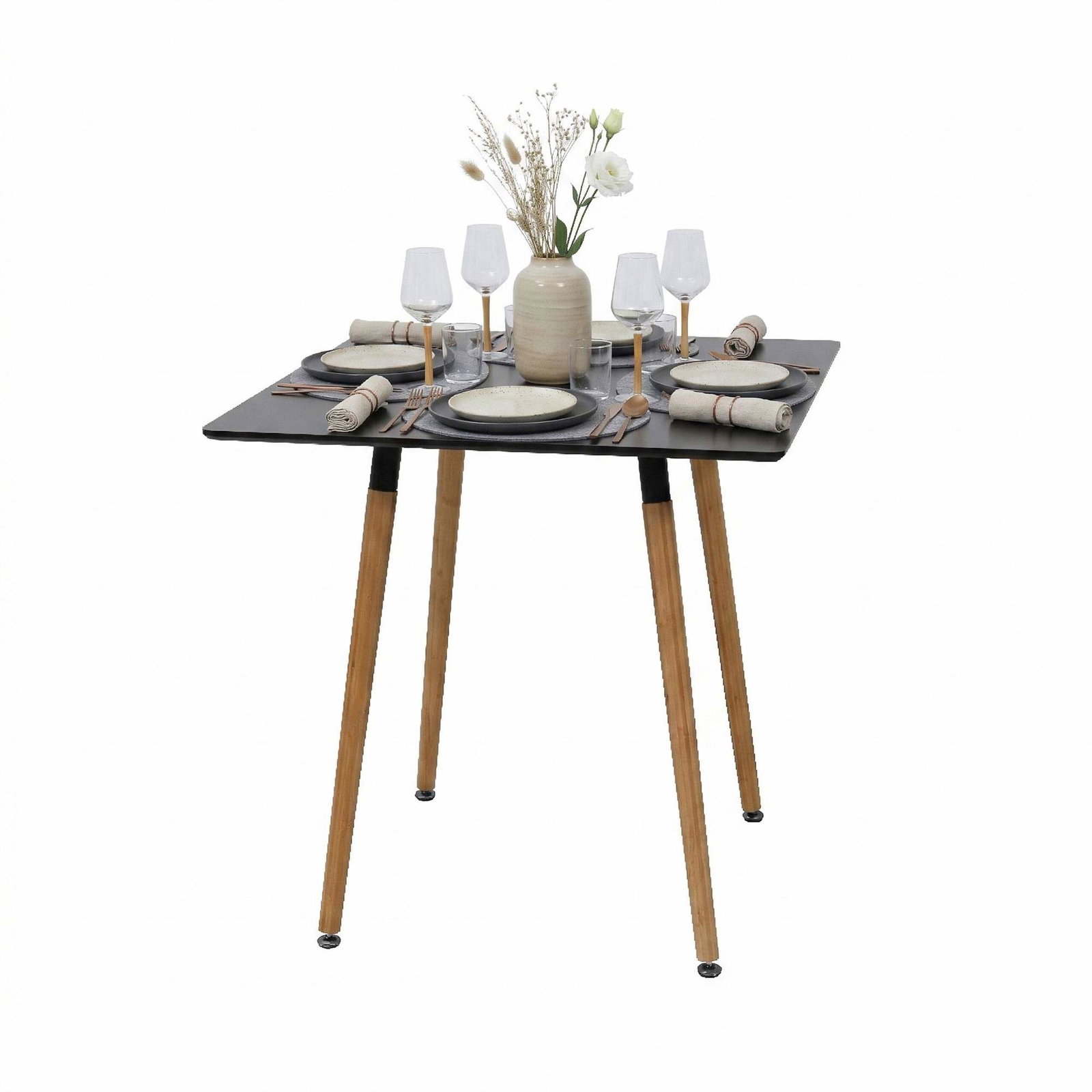 Firkantet spisebord med bambusben – Plads til 4