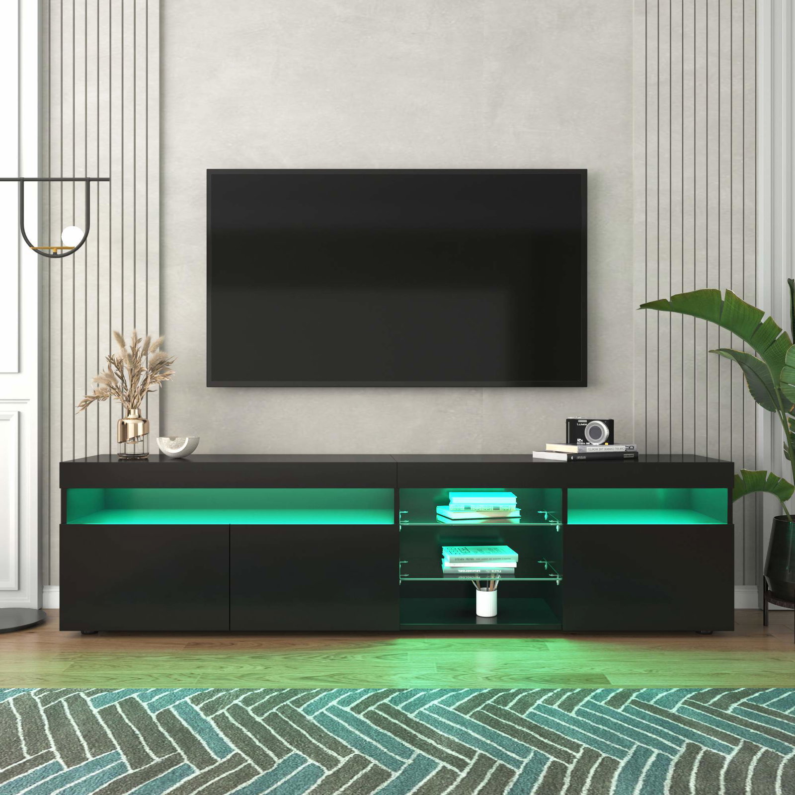 Moderne TV-bord med LED-belysning – 180 cm, glashylder