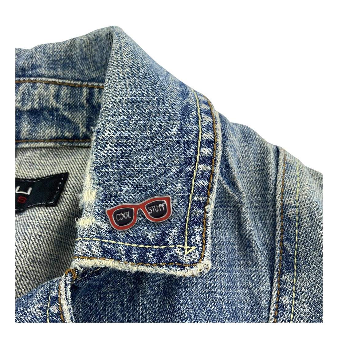 Emaljpin, 2.5 cm - Solglasögon | Mode & Accessoarer - Accessoarer - Nyckelringar & Nålar/Pins | Pryloteket