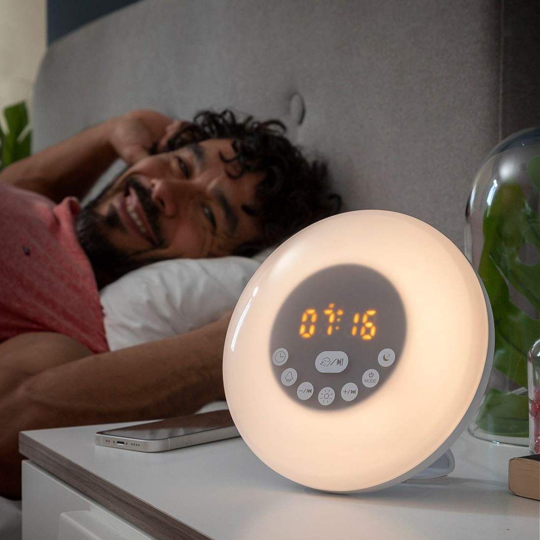 Alarm clock with sunrise simulation eStore