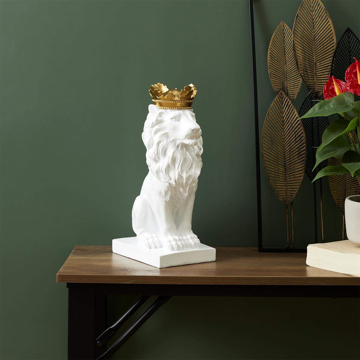 Løvestatue med guldkrone - hvid